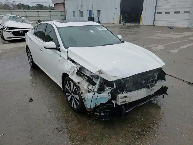 2020 Nissan Altima - Image 14