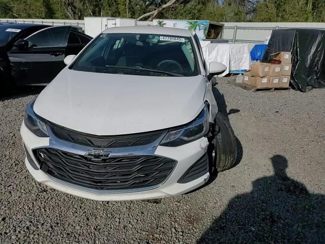 2019 Chevrolet Cruze - Image 11