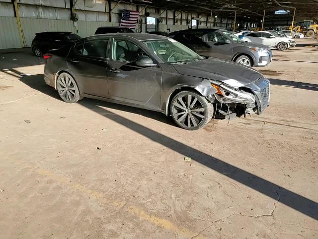 2019 Nissan Altima - Image 11