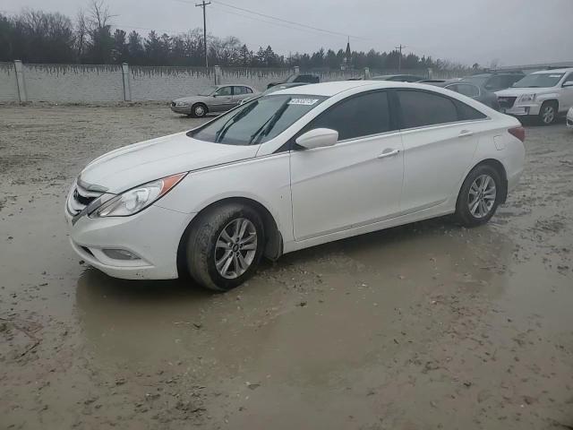 2013 Hyundai Sonata - Image 13