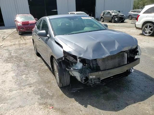 2019 Hyundai Elantra - Image 14
