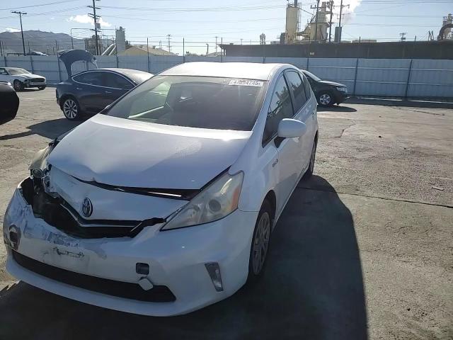 2013 Toyota Prius - Image 11