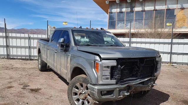 2019 Ford F350 - Image 11