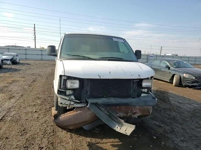 2008 GMC Savana - Image 11