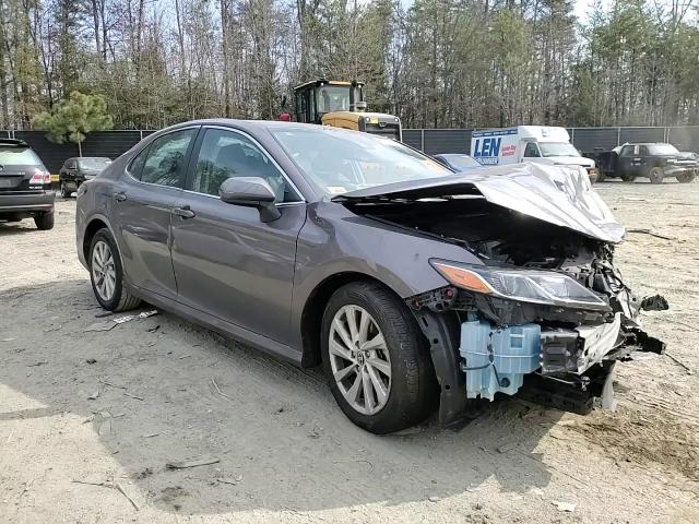 2021 Toyota Camry - Image 11