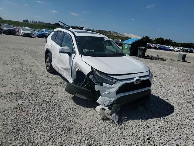 2024 Toyota RAV 4 - Image 12
