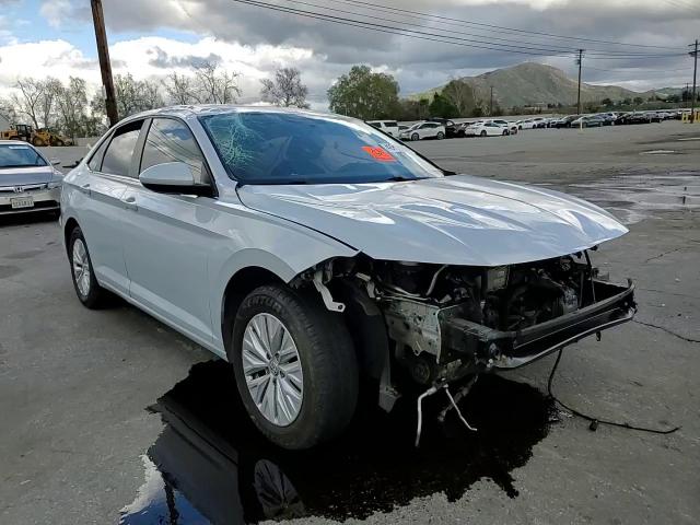 2019 Volkswagen Jetta - Image 10