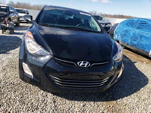 2012 Hyundai Elantra - Image 13
