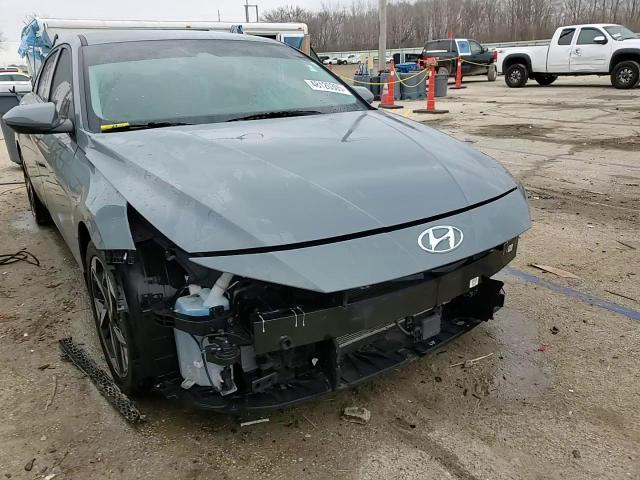 2023 Hyundai Elantra - Image 14