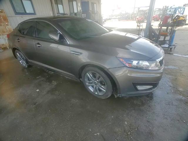 2011 Kia Optima - Image 10
