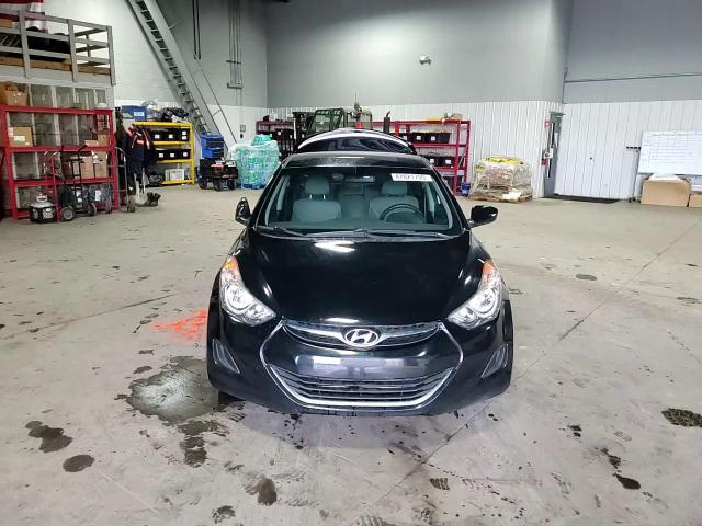 2012 Hyundai Elantra - Image 11