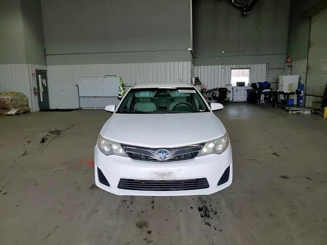 2013 Toyota Camry - Image 10