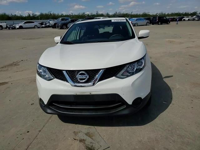 2017 Nissan Rogue - Image 11