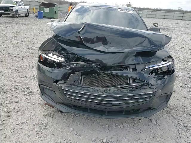 2018 Chevrolet Malibu - Image 11