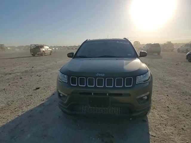 2017 Jeep Compass - Image 11