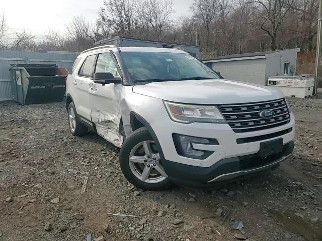 2017 Ford Explorer - Image 12