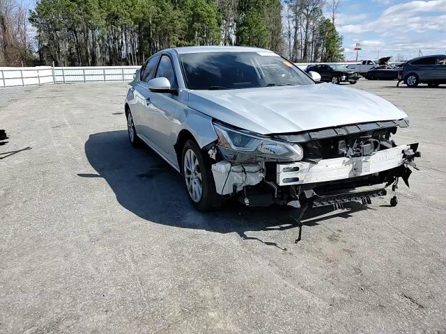 2020 Nissan Altima - Image 10