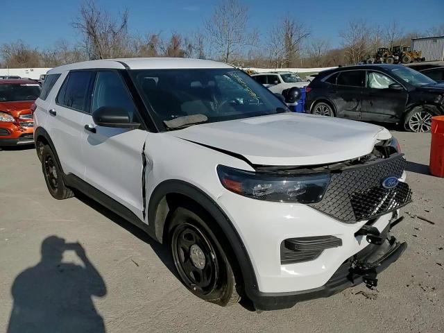 2022 Ford Explorer - Image 11