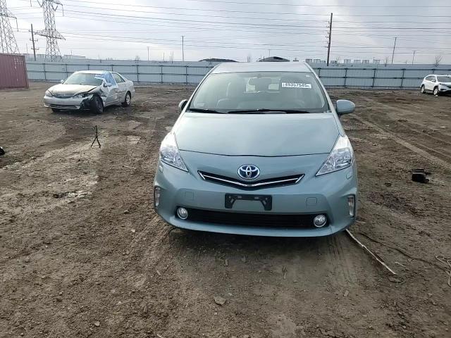 2013 Toyota Prius - Image 11