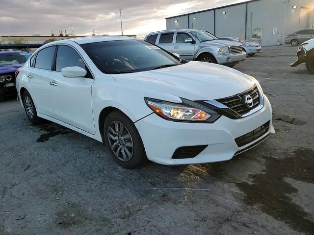 2016 Nissan Altima - Image 13