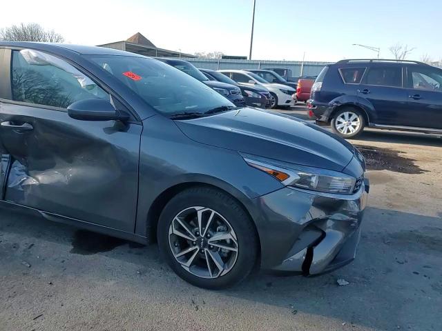 2023 Kia Forte - Image 10