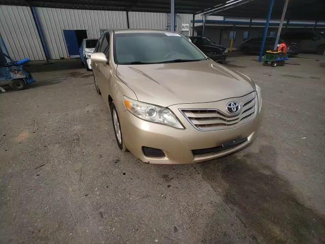 2011 Toyota Camry - Image 10