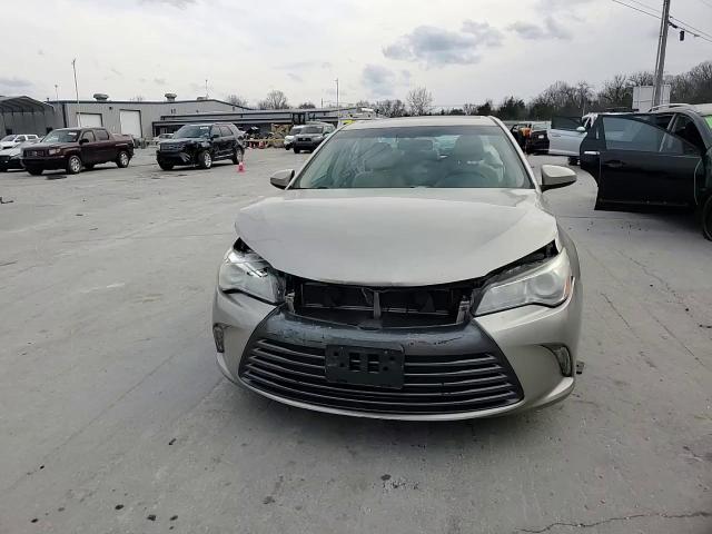 2015 Toyota Camry - Image 11