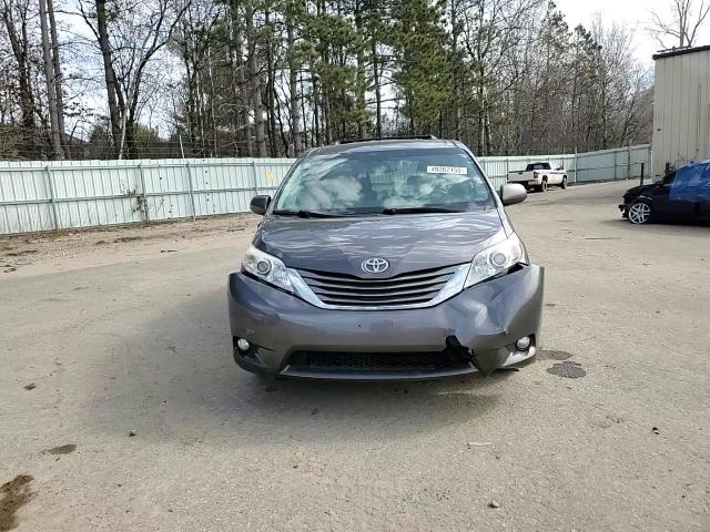 2013 Toyota Sienna - Image 12