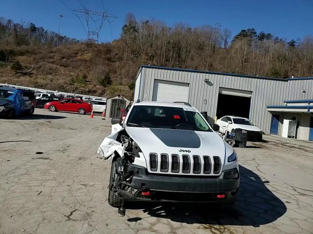 2016 Jeep Cherokee - Image 11