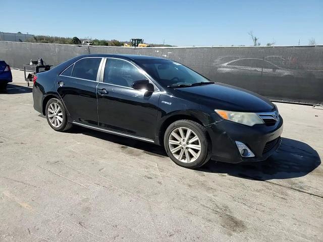 2012 Toyota Camry - Image 13