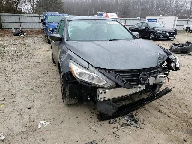 2017 Nissan Altima - Image 10
