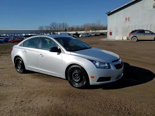 2013 Chevrolet Cruze - Image 14
