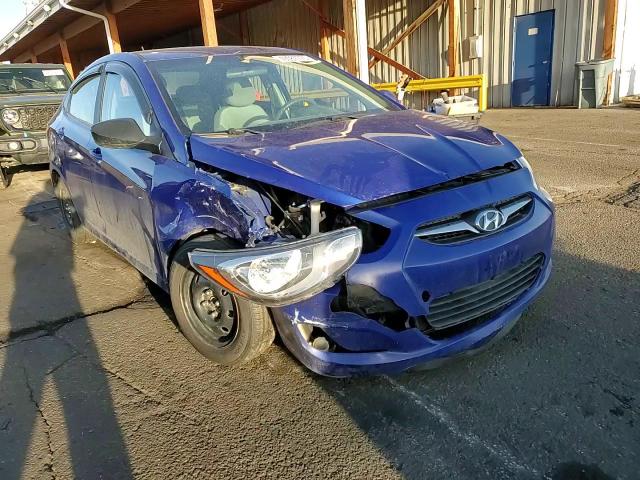 2014 Hyundai Accent - Image 11