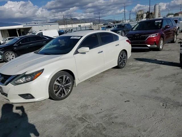 2017 Nissan Altima - Image 11
