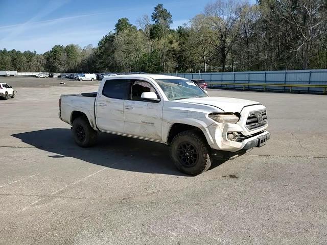 2019 Toyota Tacoma - Image 11