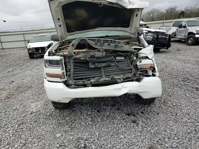 2019 Chevrolet Silverado - Image 10