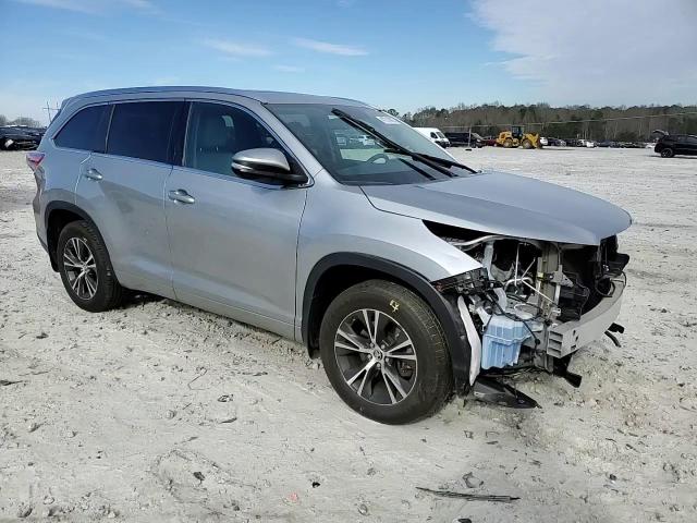 2016 Toyota Highlander - Image 12