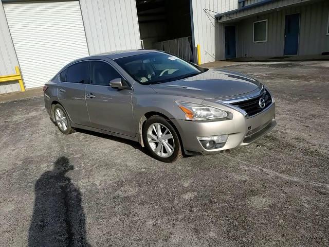 2015 Nissan Altima - Image 10