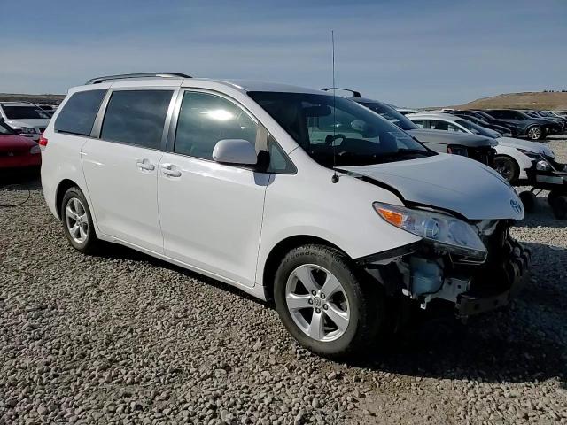 2014 Toyota Sienna - Image 14