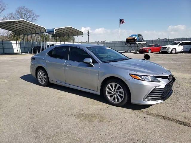 2022 Toyota Camry - Image 13