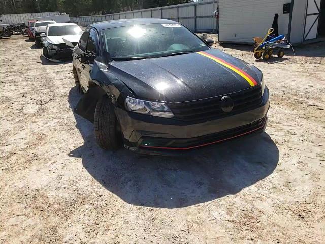 2019 Volkswagen Passat - Image 10