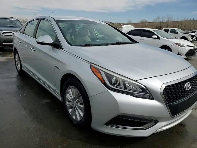 2016 Hyundai Sonata - Image 13
