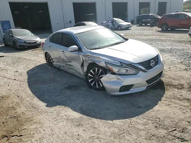 2017 Nissan Altima - Image 11