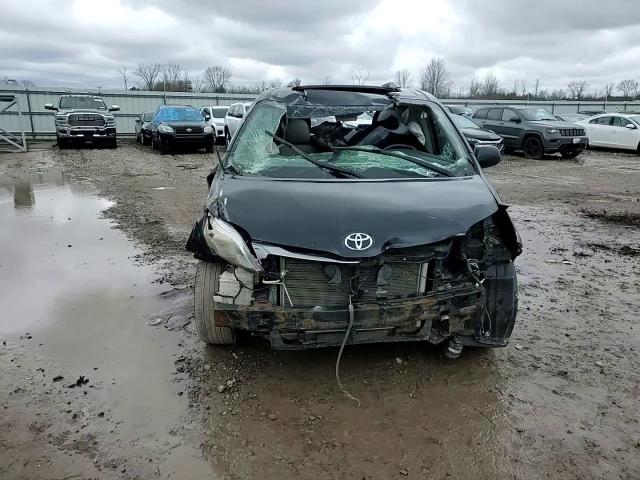 2015 Toyota Sienna - Image 12