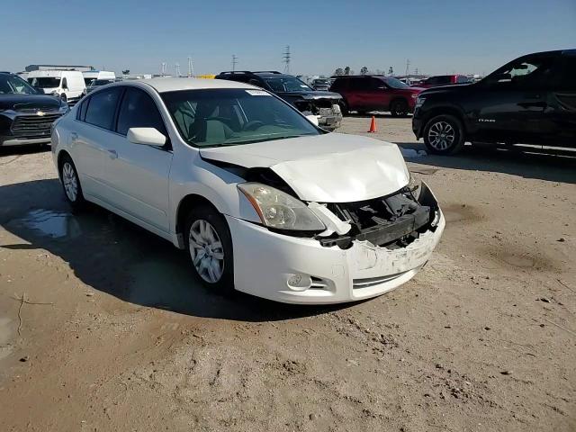 2010 Nissan Altima - Image 10