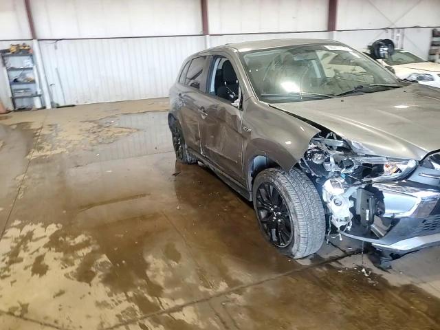 2018 Mitsubishi Outlander - Image 15