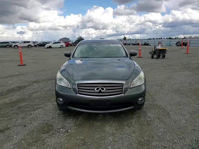 2011 Infiniti M - Image 11