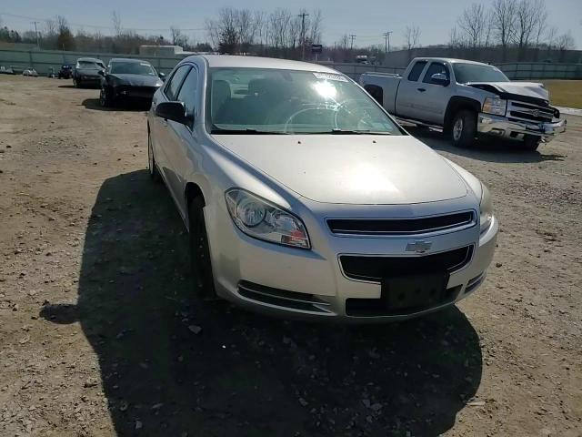 2009 Chevrolet Malibu - Image 11