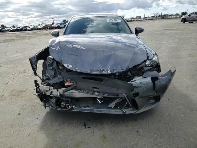 2015 Lexus IS - Image 11