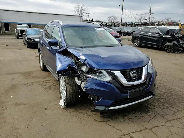 2018 Nissan Rogue - Image 11